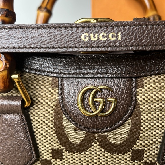 Gucci Mini Diana Bag - Picture 2 of 14